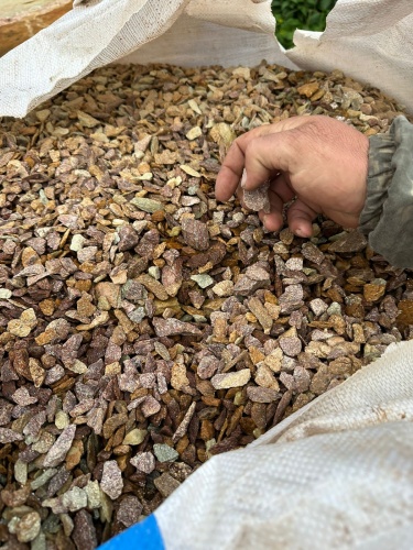 Златолит персиковый декоративная каменная крошка купить в Дрезне