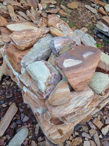 Златолит жёлтый, жёлто-зелёный глыбки и валуны для ланшафтного дизайна купить в Дрезне