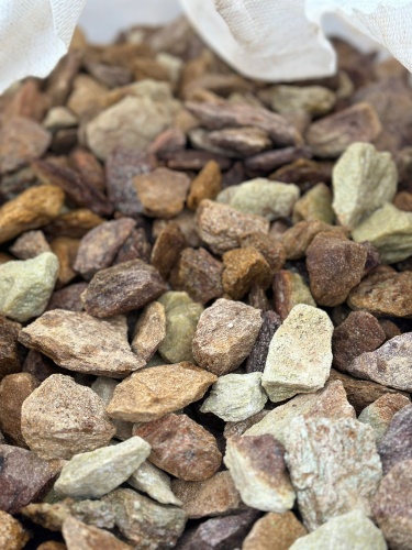 Златолит персиковый декоративная каменная крошка купить в Дрезне