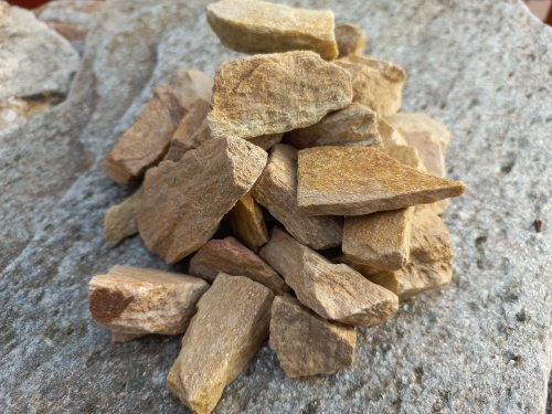 Златолит жёлтый декоративная каменная крошка купить в Дрезне