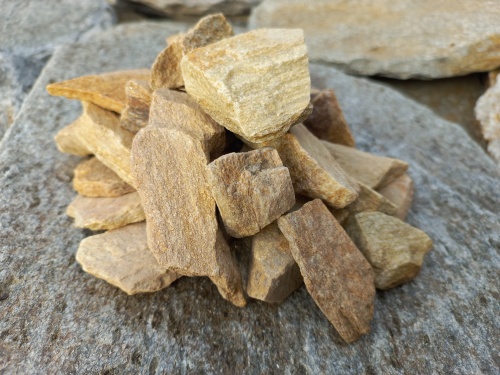 Златолит жёлтый декоративная каменная крошка купить в Дрезне