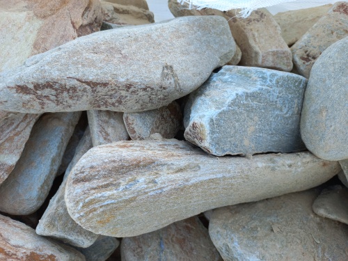 Златолит жёлтый, жёлто-зелёный глыбки и валуны для ланшафтного дизайна купить в Дрезне