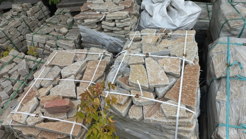 Гранитный плитняк галтованный для парковки купить в Дрезне