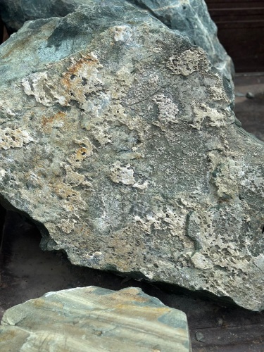 Ландшафтные глыбы зелёные 200-500 килограмм купить в Дрезне