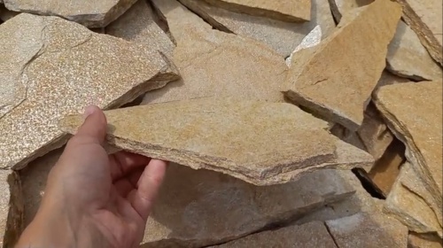 Плитняк златолит жёлтый для цоколя купить в Дрезне