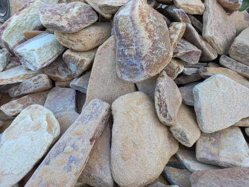 Златолит жёлтый, жёлто-зелёный глыбки и валуны для ланшафтного дизайна купить в Дрезне