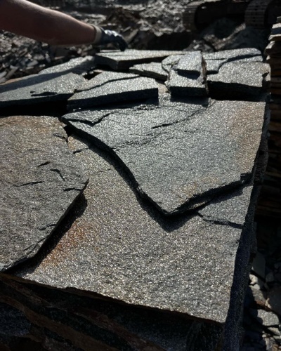 Плитняк златолит серебристый для фасада купить в Дрезне