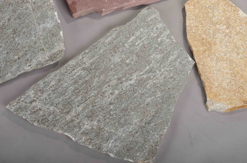 Плитняк златолит Уральский для цоколя, отмостки купить в Дрезне